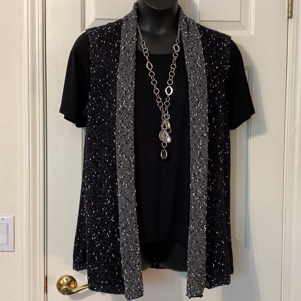 Liz Claiborne women sweater vest.